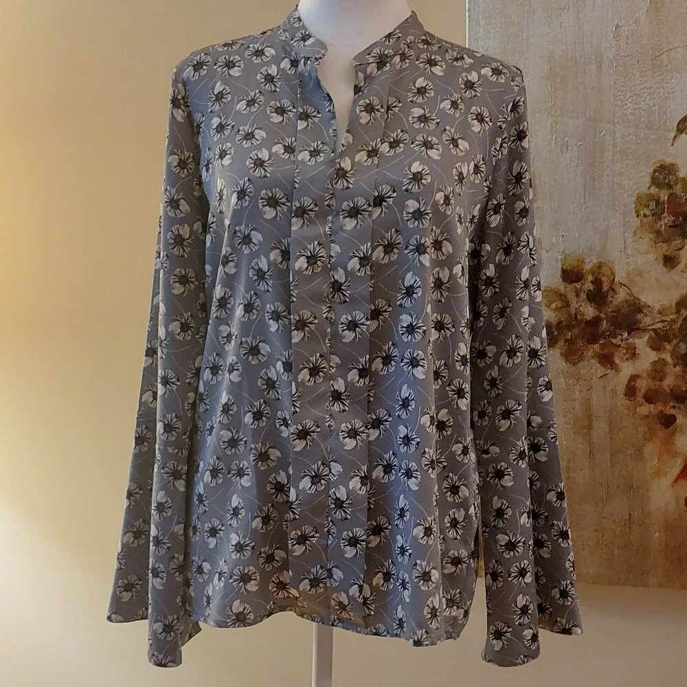 Banana Republic Silver Grey Floral Print Blouse Sz Small